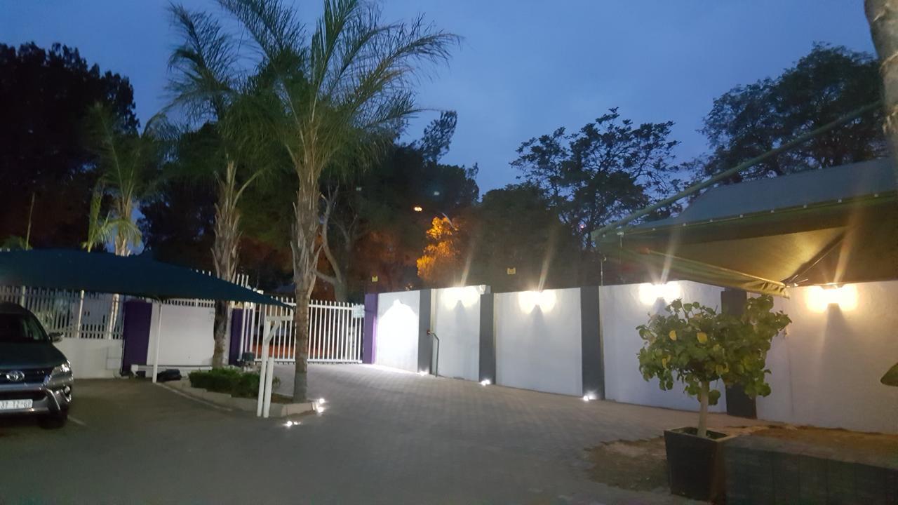 Lala Dene Lodge Bloemfontein Exterior foto